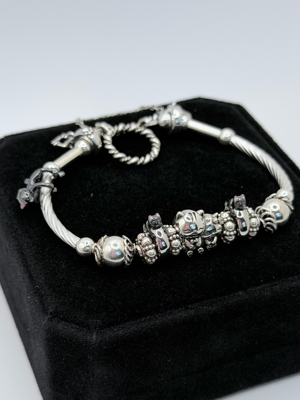 🥀The Antheia Feline Charm Bracelet: A One-of-a-Kind Sterling Silver Exclusive🥀